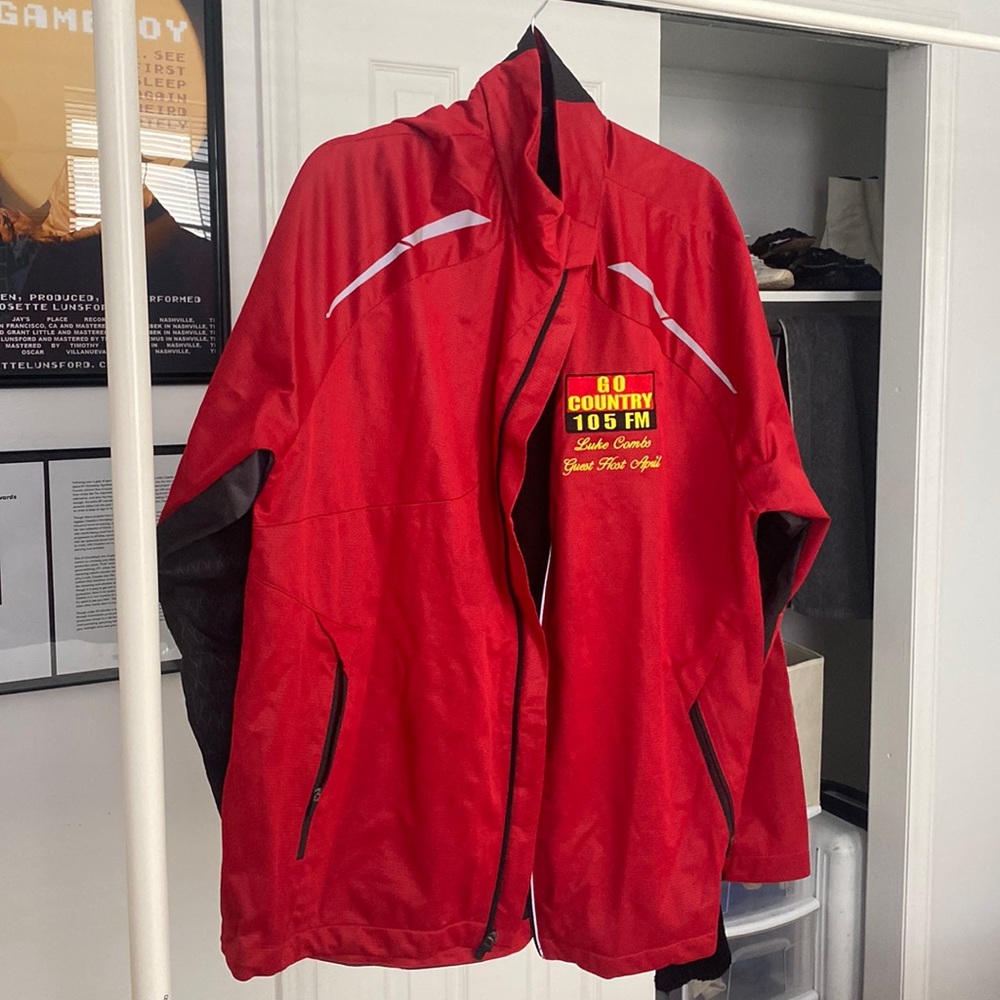 LUKE COMBS | Go Country 105 FM Jacket